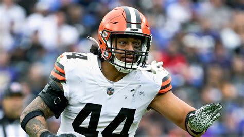 AP source: Browns re-signing LB Takitaki to 1-year contract